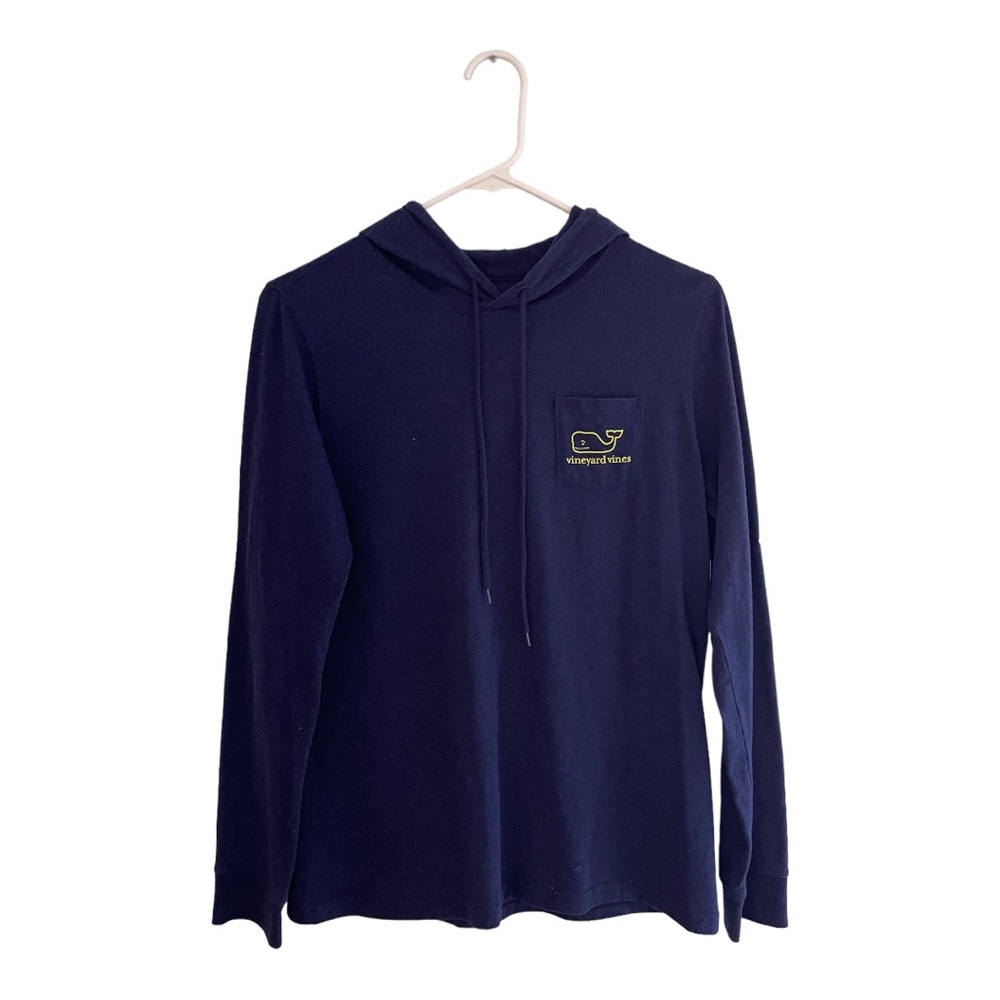 Small vineyard vines hoodie tee top.